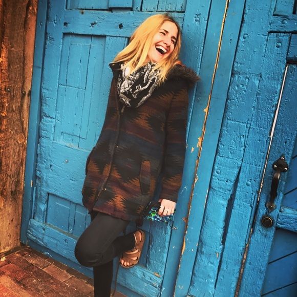 Meet your Posher, Kenzie - Picture 3 of 4